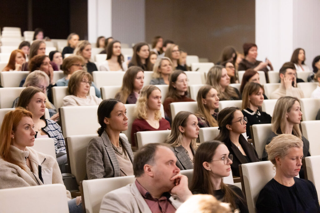 Atskats uz endometriozes semināru